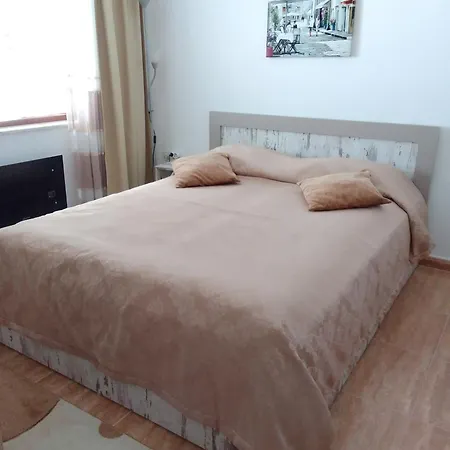 за гости 4а26 Grand Monastery Apartment *